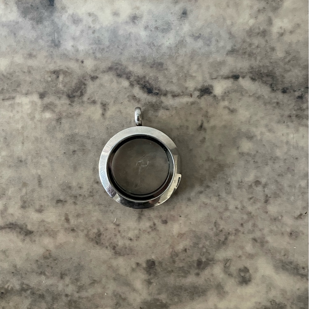 Mini origami owl locket - Picture 2 of 3